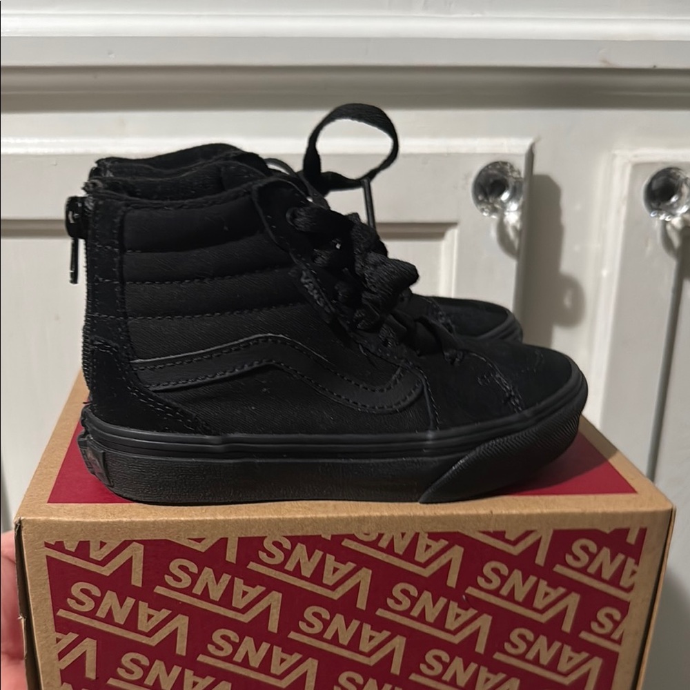 FILMORE HIGH-TOP ZIP VANS